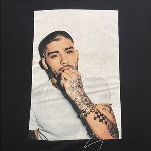 “ZAYN” graphic t